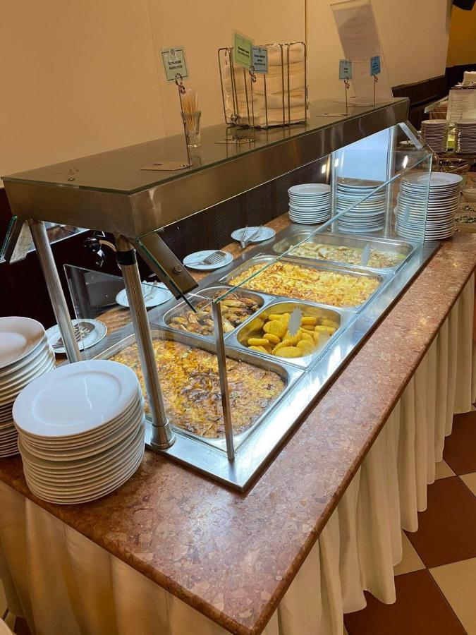 Flora Hotel - Apartments 波罗维茨 外观 照片