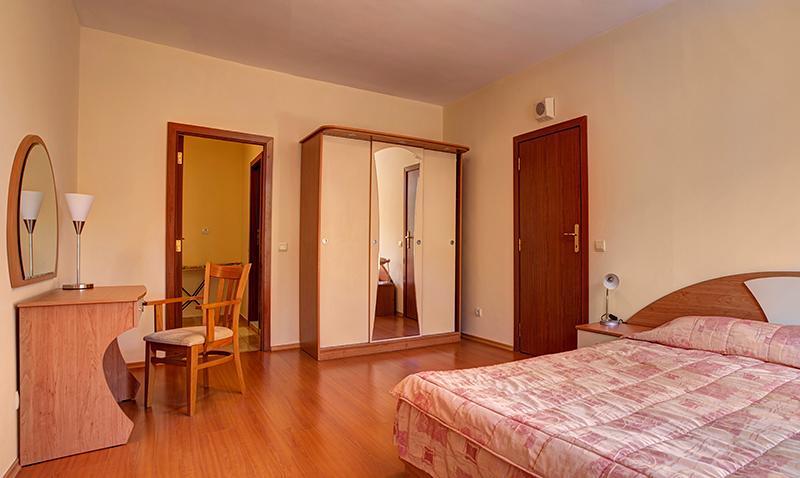 Flora Hotel - Apartments 波罗维茨 外观 照片