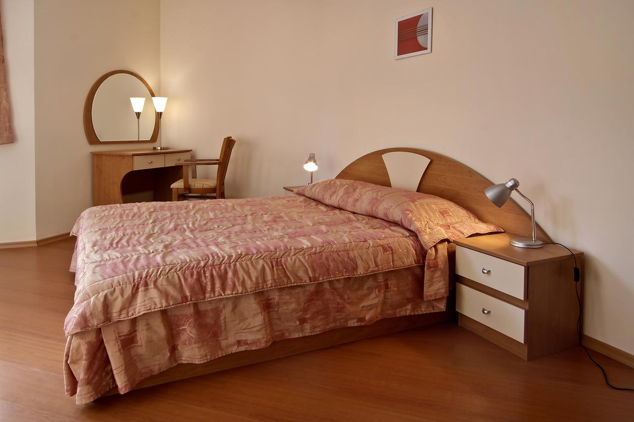 Flora Hotel - Apartments 波罗维茨 外观 照片